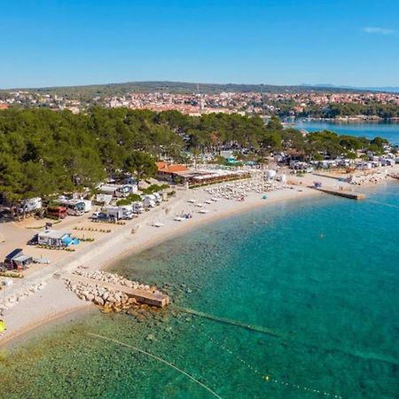Deluxe New Apartments - Few Steps From The Beach - Luxury Holiday With Style - By Traveler Tourist Agency Krk クルク エクステリア 写真