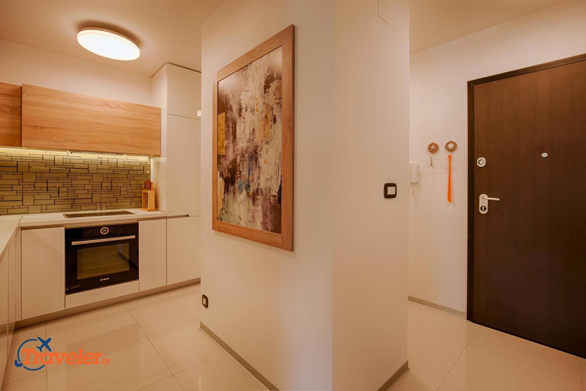 Deluxe New Apartments - Few Steps From The Beach - Luxury Holiday With Style - By Traveler Tourist Agency Krk クルク エクステリア 写真