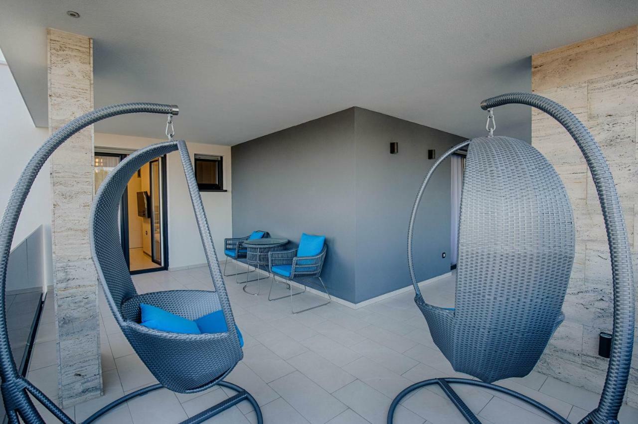Deluxe New Apartments - Few Steps From The Beach - Luxury Holiday With Style - By Traveler Tourist Agency Krk クルク エクステリア 写真