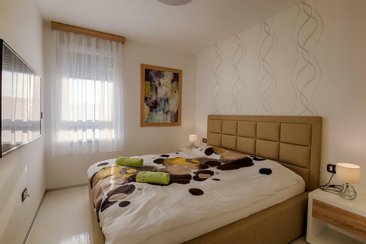 Deluxe New Apartments - Few Steps From The Beach - Luxury Holiday With Style - By Traveler Tourist Agency Krk クルク エクステリア 写真
