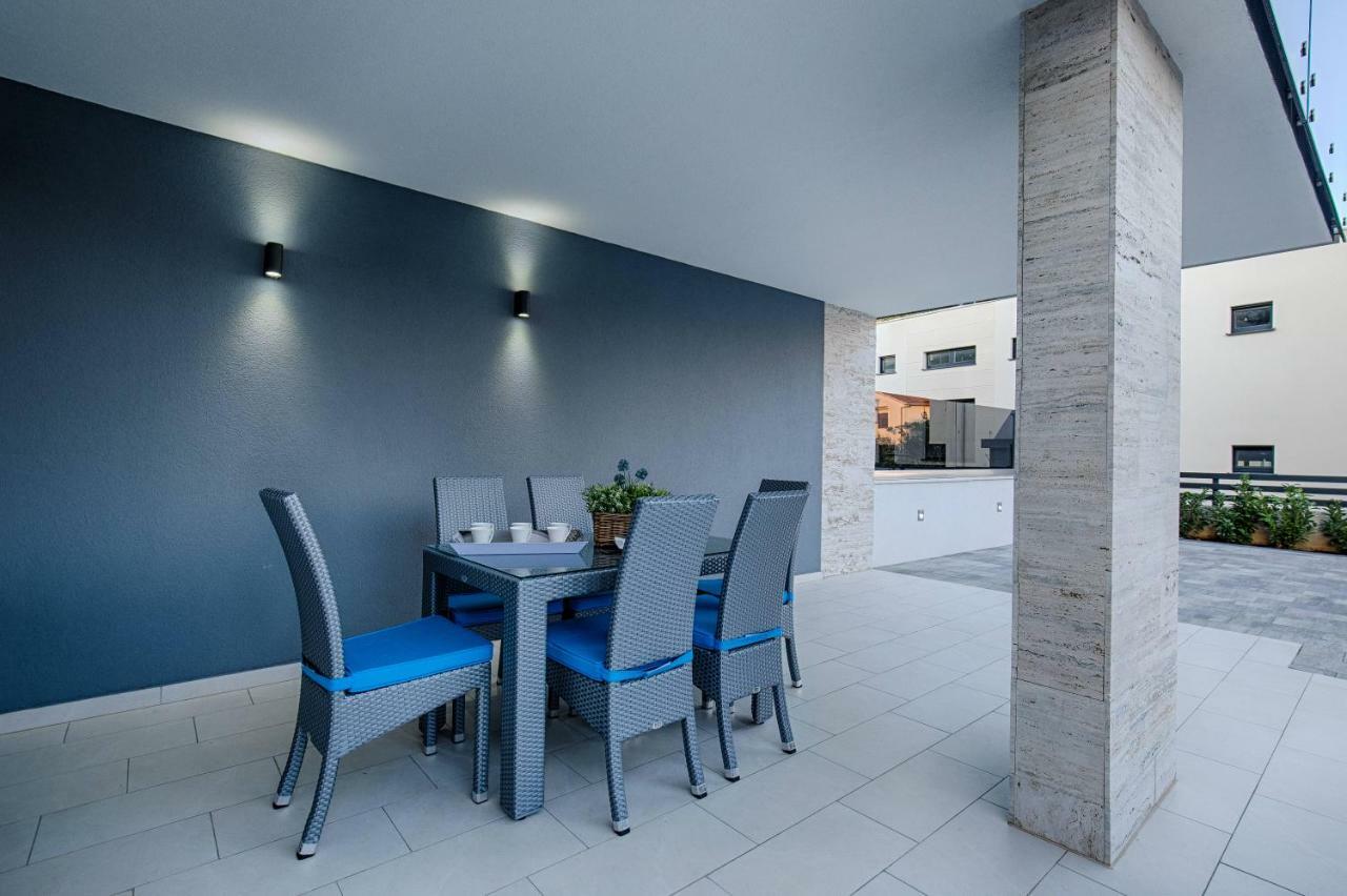 Deluxe New Apartments - Few Steps From The Beach - Luxury Holiday With Style - By Traveler Tourist Agency Krk クルク エクステリア 写真