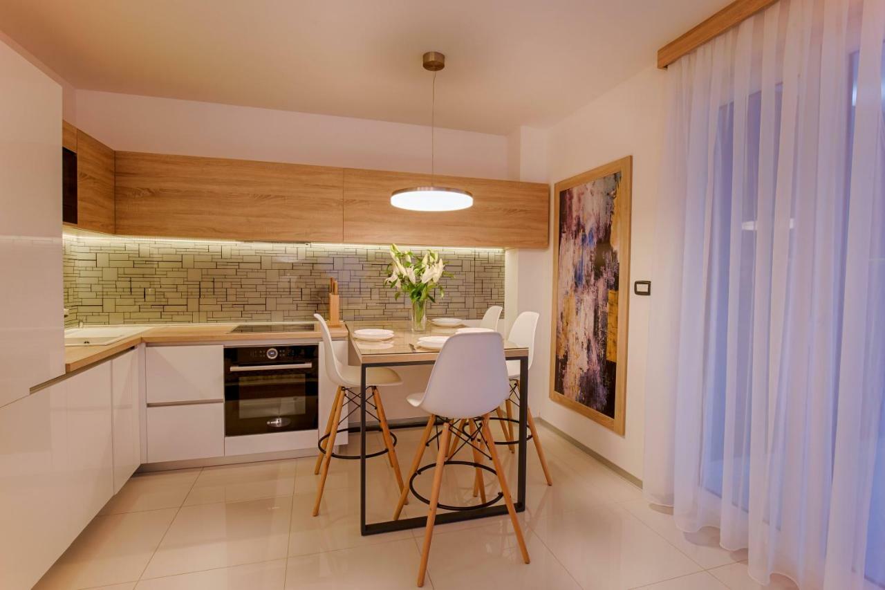 Deluxe New Apartments - Few Steps From The Beach - Luxury Holiday With Style - By Traveler Tourist Agency Krk クルク エクステリア 写真