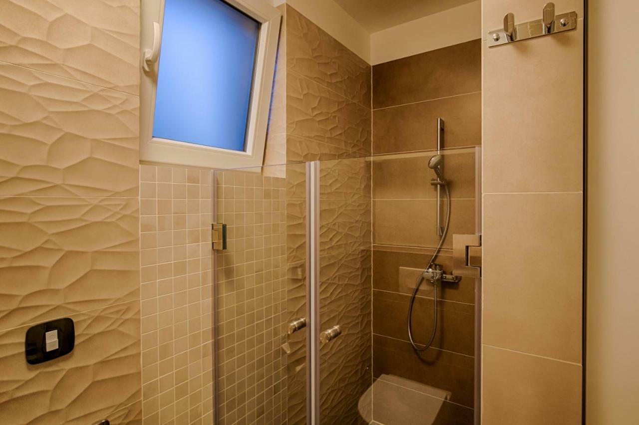 Deluxe New Apartments - Few Steps From The Beach - Luxury Holiday With Style - By Traveler Tourist Agency Krk クルク エクステリア 写真