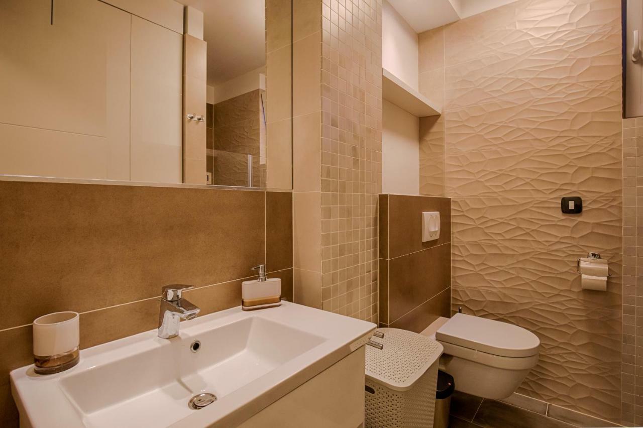 Deluxe New Apartments - Few Steps From The Beach - Luxury Holiday With Style - By Traveler Tourist Agency Krk クルク エクステリア 写真