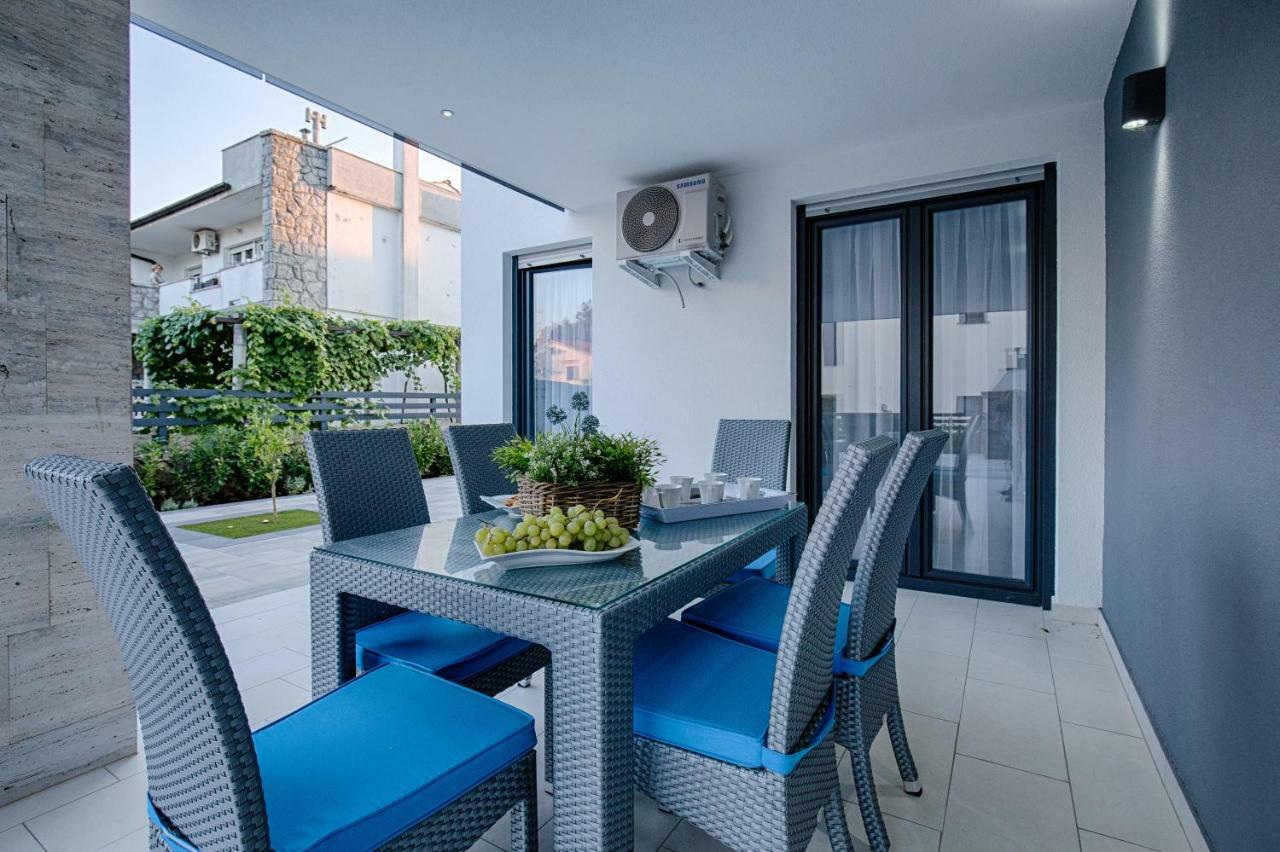 Deluxe New Apartments - Few Steps From The Beach - Luxury Holiday With Style - By Traveler Tourist Agency Krk クルク エクステリア 写真