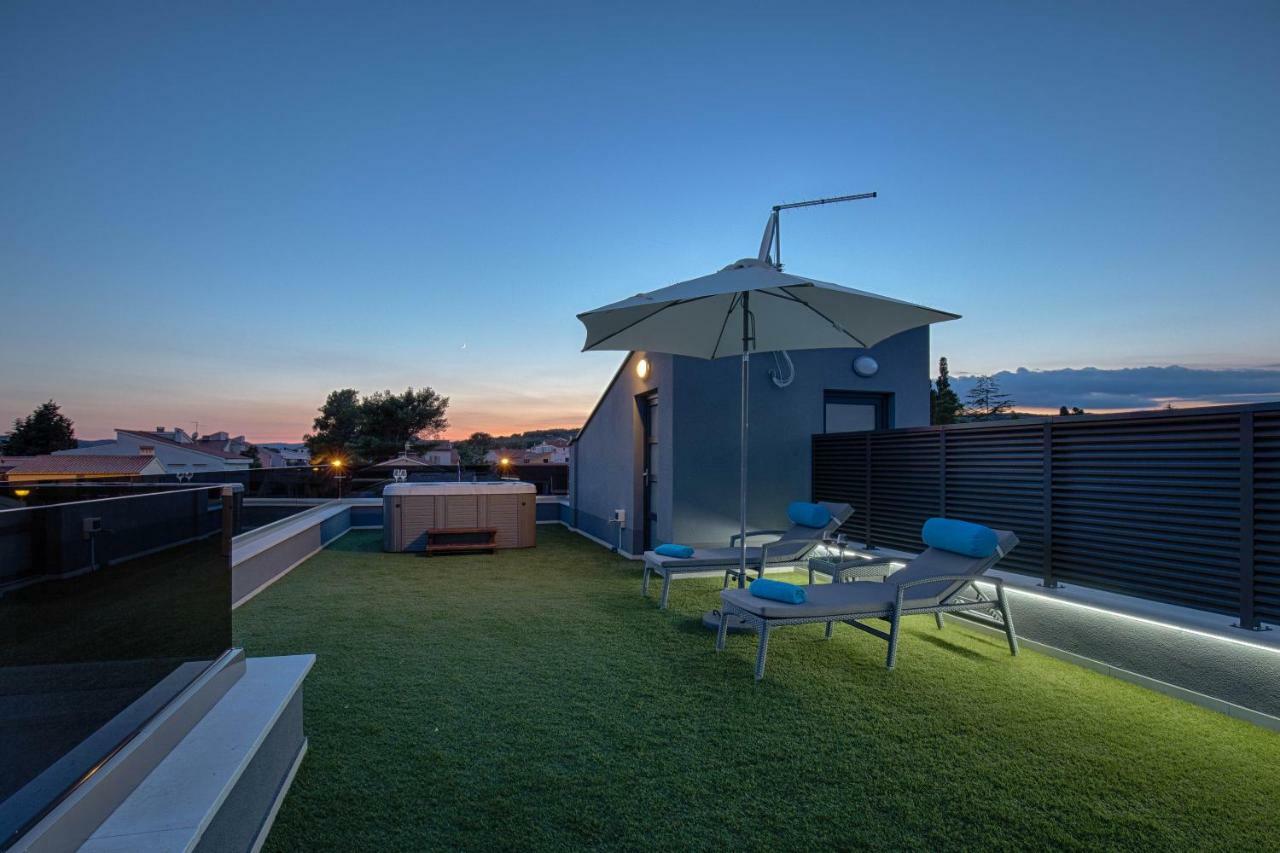 Deluxe New Apartments - Few Steps From The Beach - Luxury Holiday With Style - By Traveler Tourist Agency Krk クルク エクステリア 写真